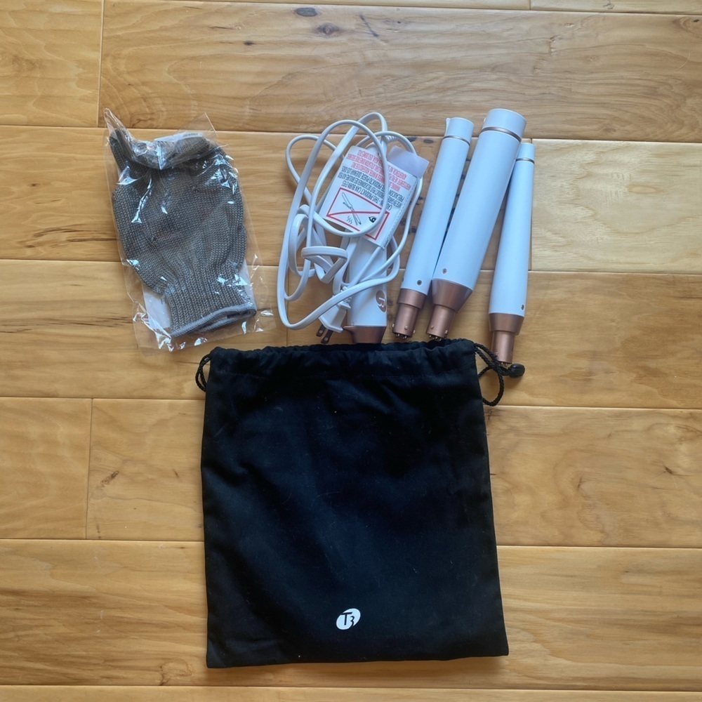 NWOT T3 Whirl Trio curling iron set